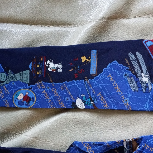 Peanuts Snoopy East Coast Road Trip 100% Silk Tie Excellent Condition - Picture 7 of 10